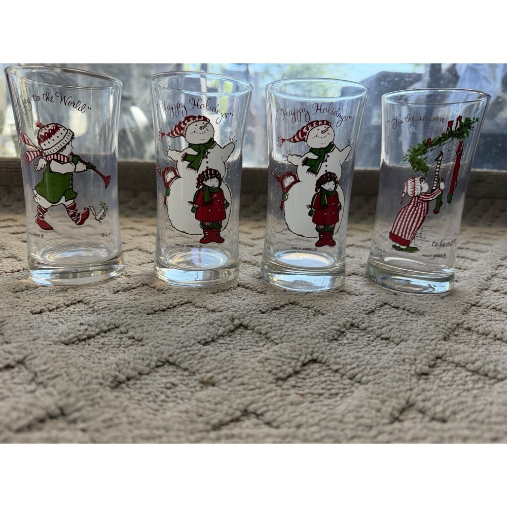 Vintage Holly Hobbie Christmas Set 4 Tumblers Sculptured